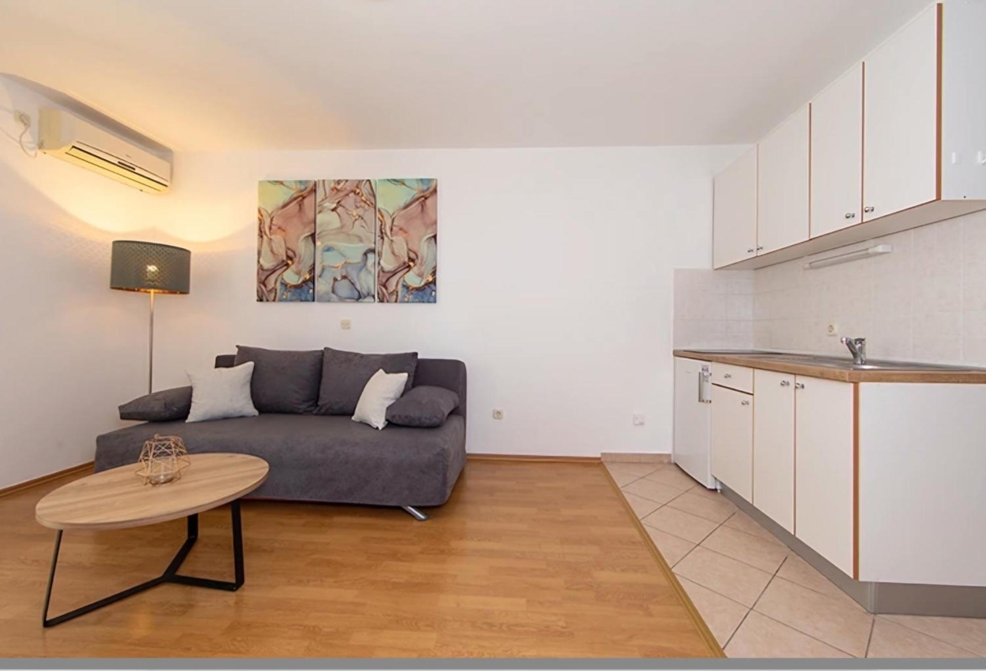 Ivmalu Apartments Tučepi Εξωτερικό φωτογραφία